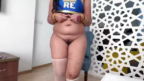 Pretty woman takes her new boyfriend to meet her mom and dad