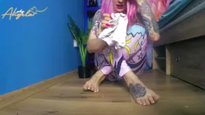 Super hot babe enjoys sensual sex with a young guy