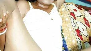 Nice babe takes off clothes to show modellike body