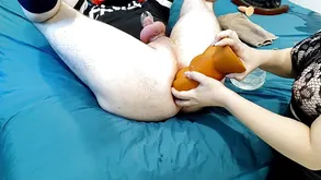 Girlfriends have sex in the presence of their friends