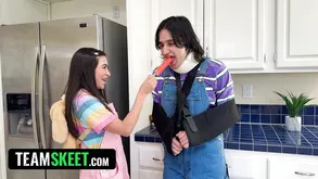 Alicia Fox makes love with cart driver in bag