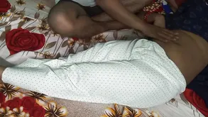 A cute girl masturbating herself on the bed to enjoy