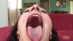 Brunette teen with sexy round ass rencontres her match